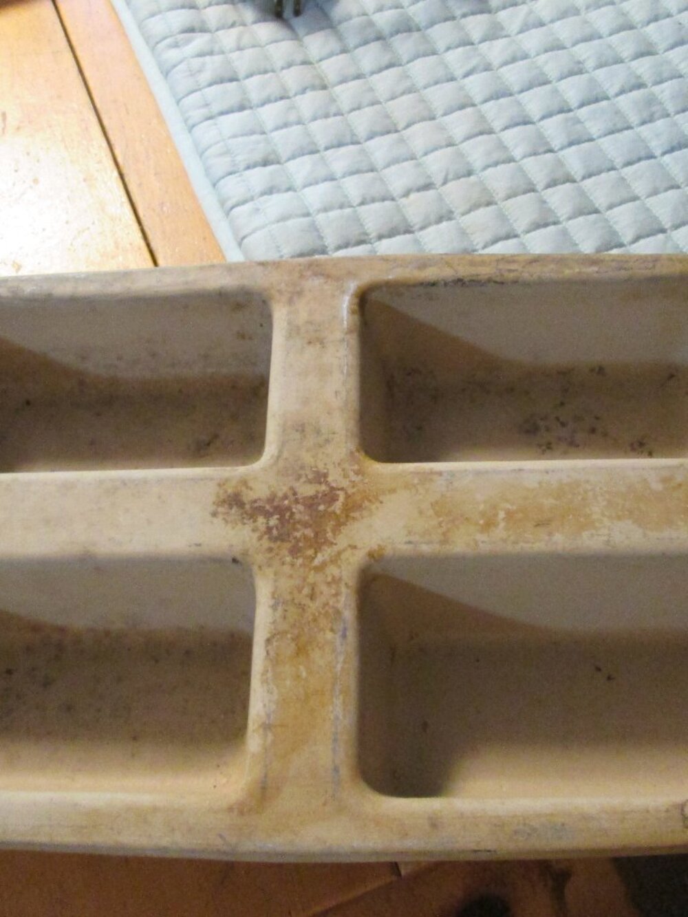 The Heritage Family pampered chef stoneware bread pan 4 loaf disconti